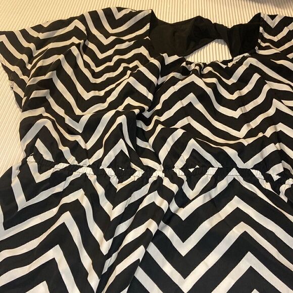 Lane Bryant Chevron elastic waist Dress Keyhole back Size 26/28 - Picture 2 of 7